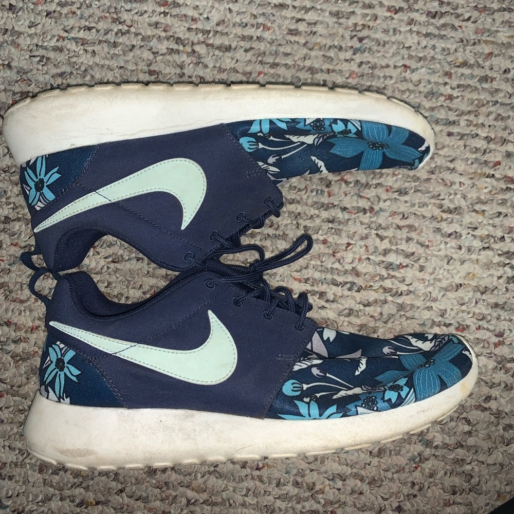 Blue Nike Roshes